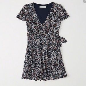NWT Abercrombie & Fitch blue Floral Wrap Dress